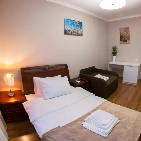обійми Embrace Bed & Breakfast Truskavets