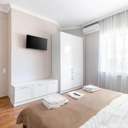 обійми Embrace Bed & Breakfast Truskavets